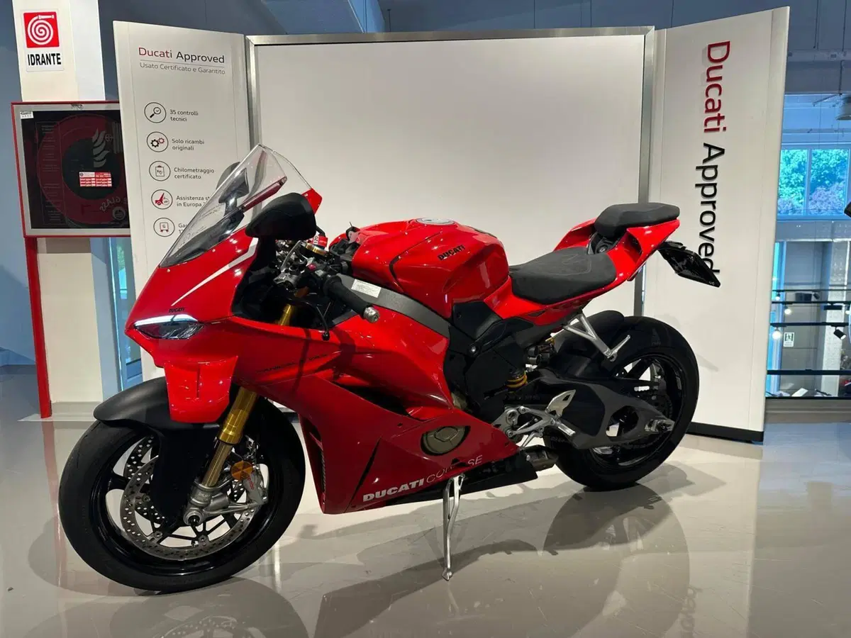 Ducati Panigale V4 S 100 (2026) (4)