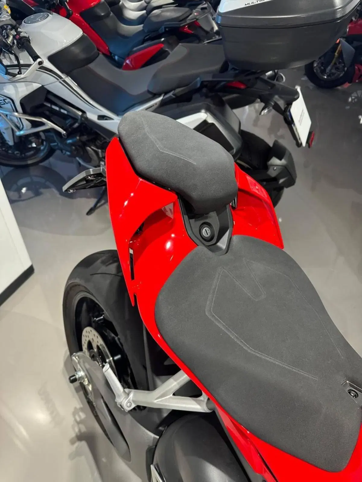 Ducati Panigale V4 S 100 (2026) (7)