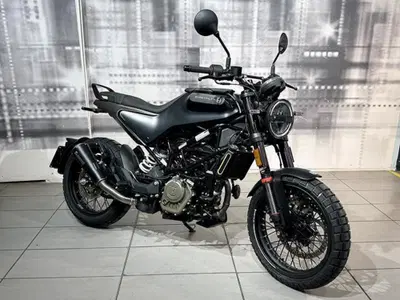 Husqvarna Svartpilen 125 (2024 - 26) usata