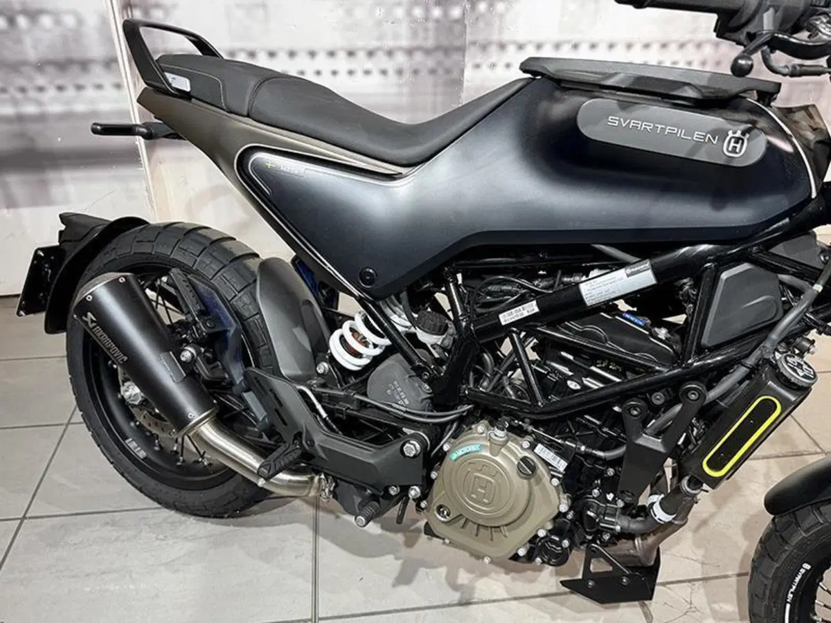 Husqvarna Svartpilen 125 (2024 - 26) (4)