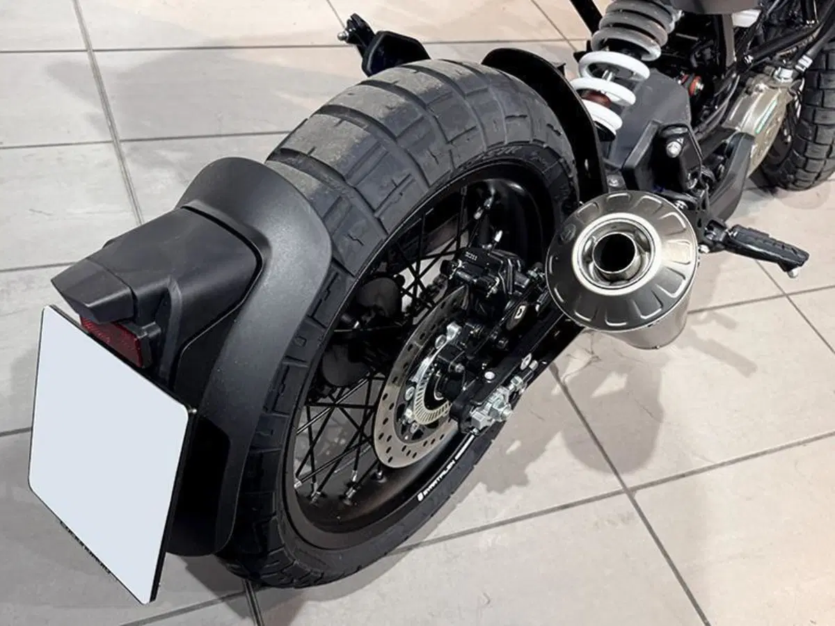 Husqvarna Svartpilen 125 (2024 - 26) (6)