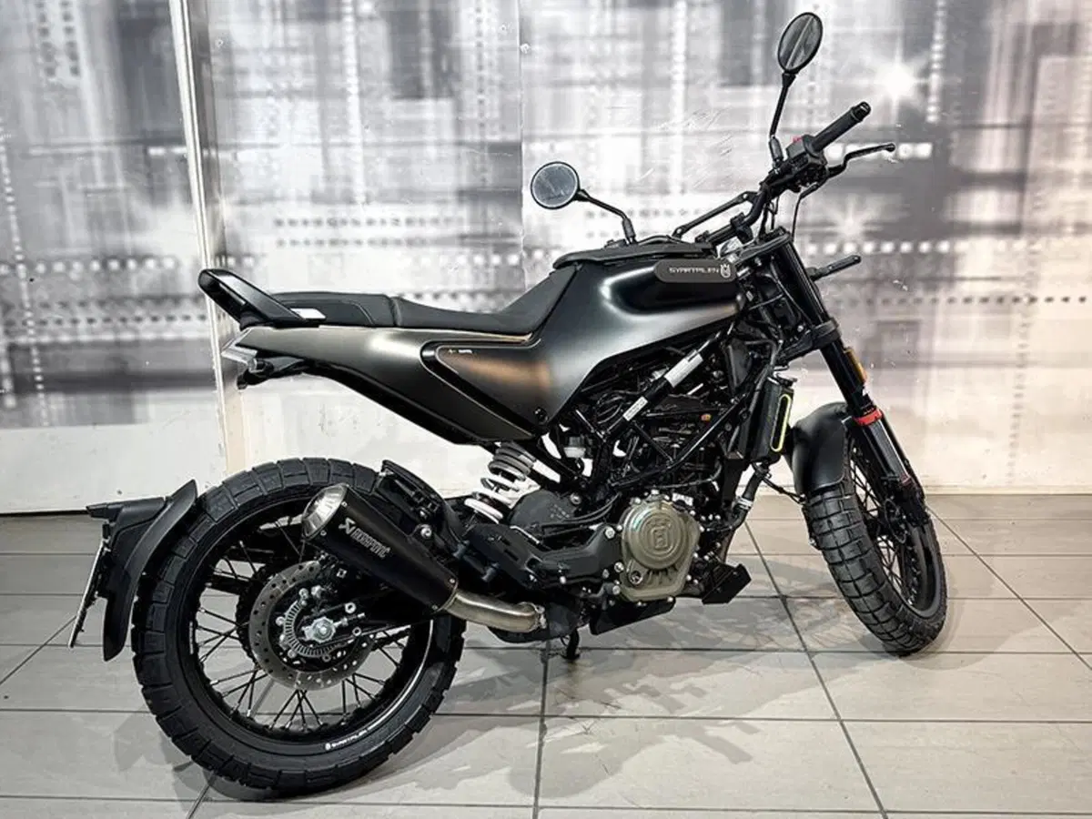 Husqvarna Svartpilen 125 (2024 - 26) (8)