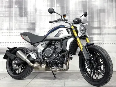 CFMOTO 700CL-X Sport (2022 - 26) usata