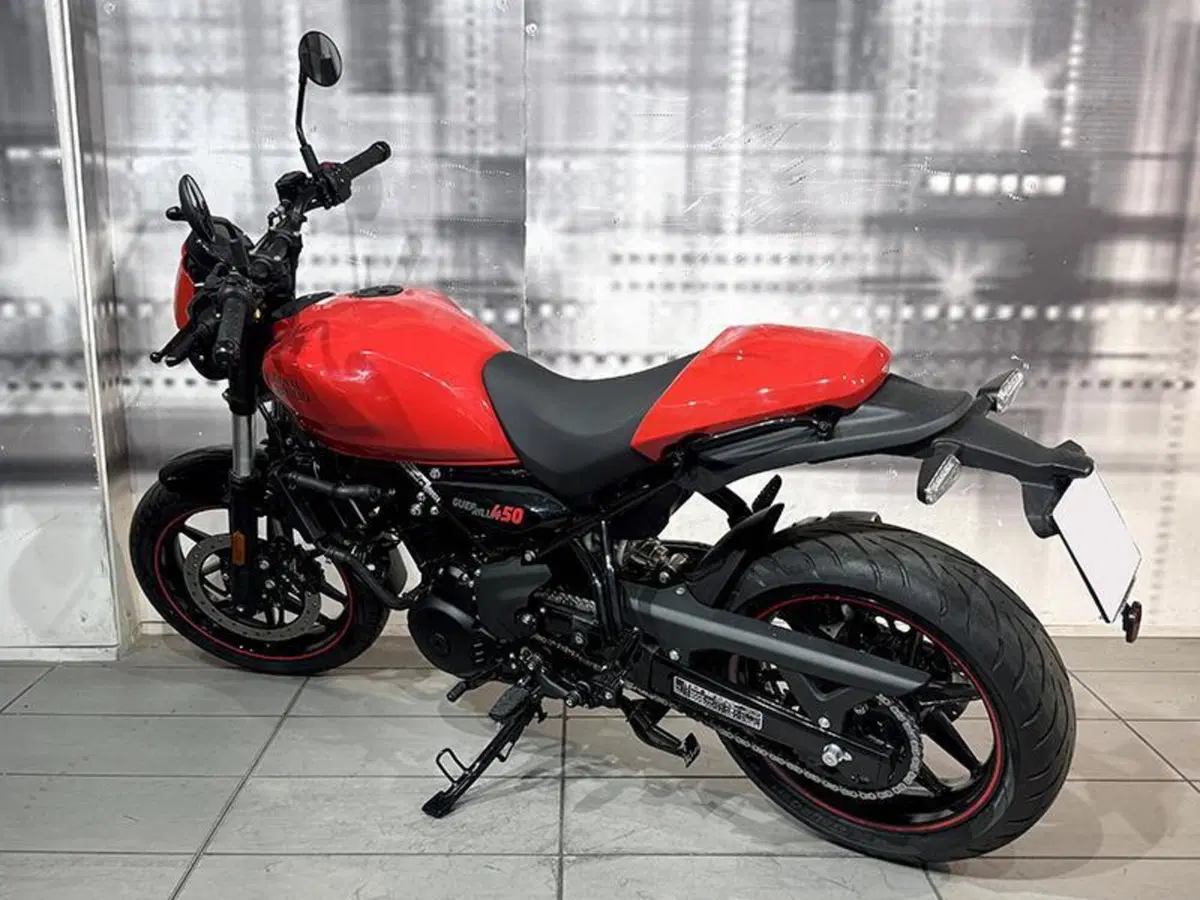Royal Enfield Guerrilla 450 (2024 - 26) (2)