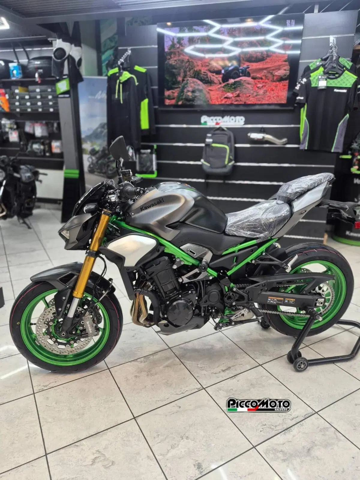 Kawasaki Z 900 SE (2025 - 26)
