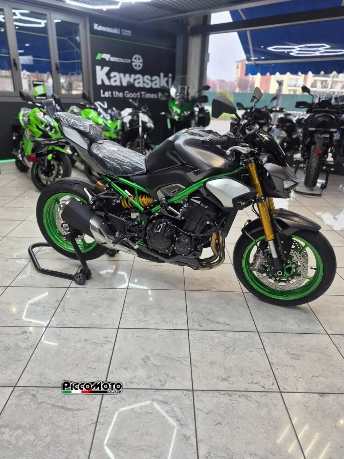 Kawasaki Z 900 SE (2025 - 26) (4)