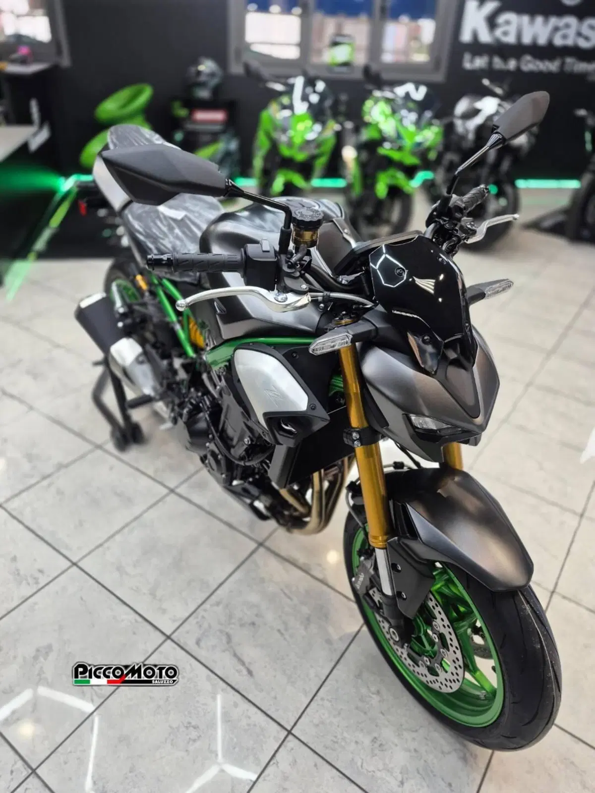 Kawasaki Z 900 SE (2025 - 26) (7)