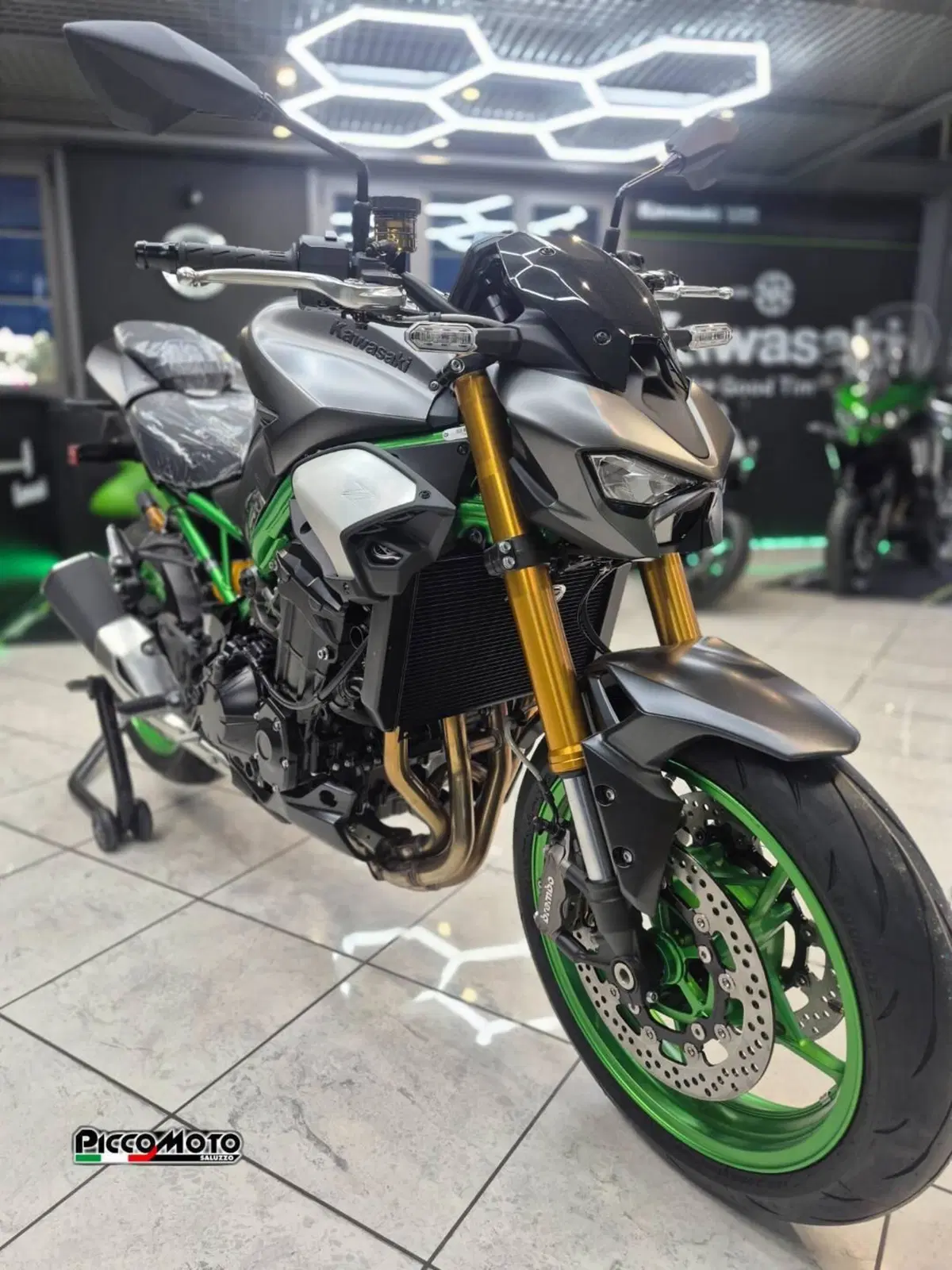 Kawasaki Z 900 SE (2025 - 26) (8)