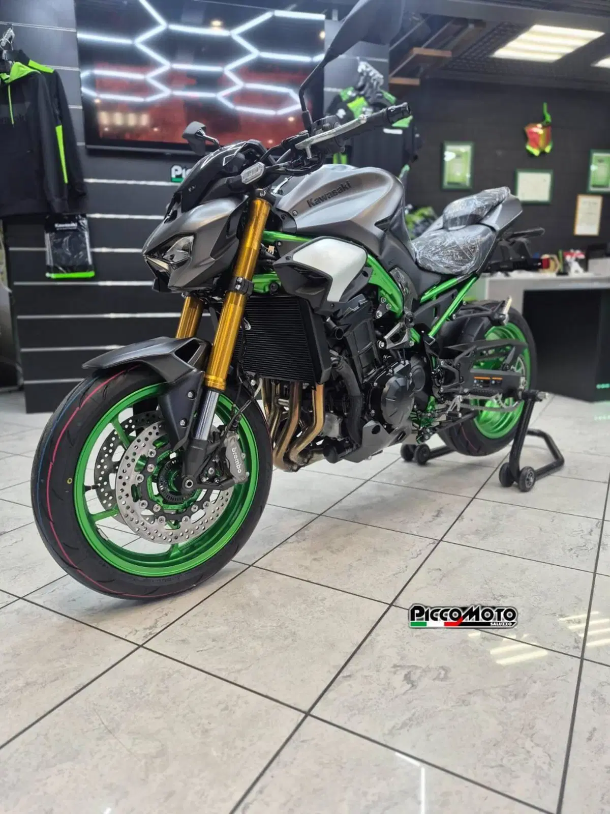 Kawasaki Z 900 SE (2025 - 26) (10)