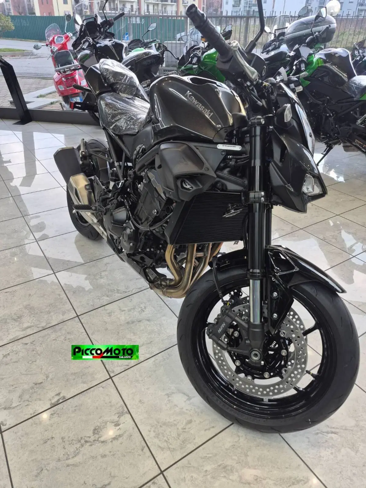 Kawasaki Z 900 A2 (2025 - 26) (13)
