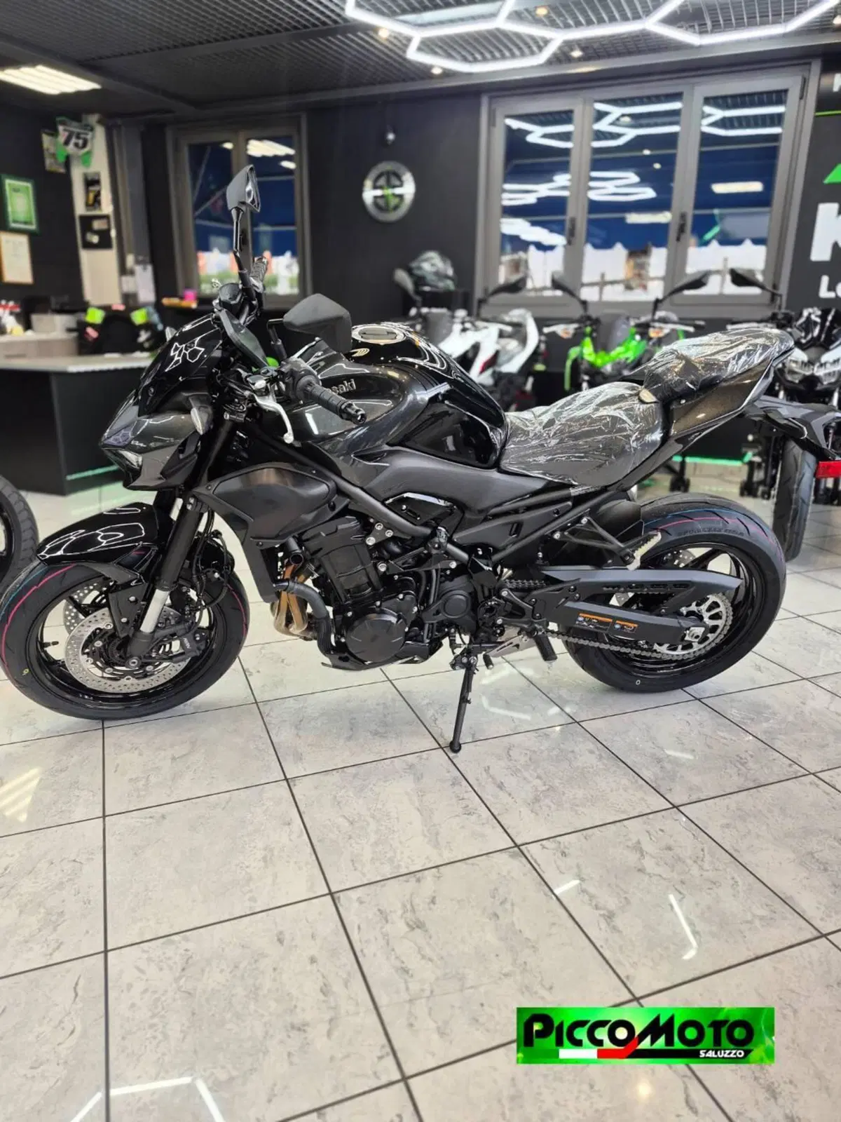 Kawasaki Z 900 A2 (2025 - 26) (19)