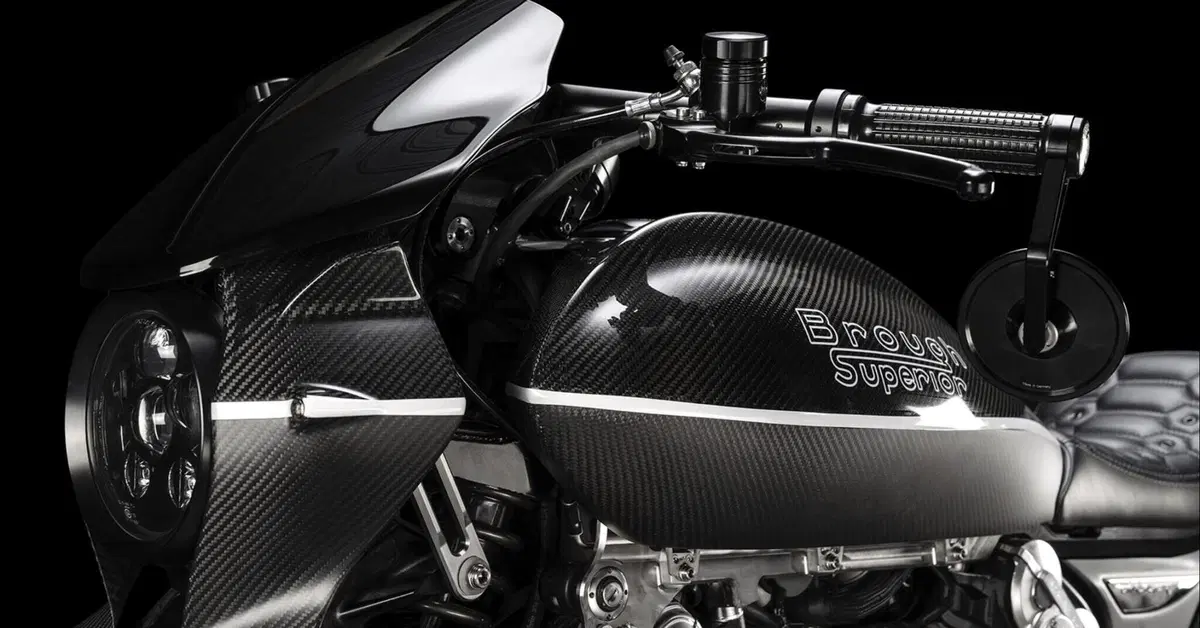 Brough Superior Dagger S: tanto carbonio e prezzo top secret