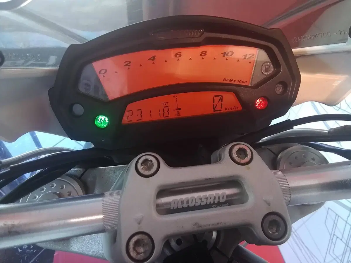 Ducati Monster 696 (2008 - 13) (3)