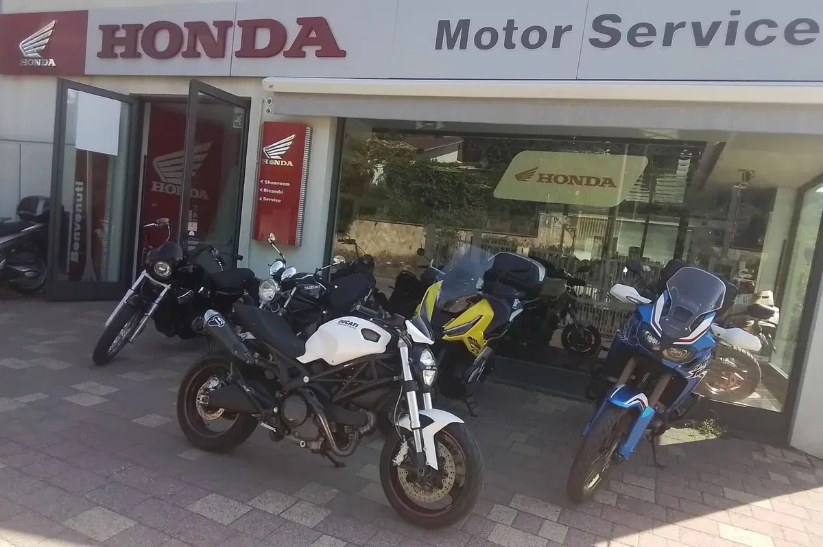 Ducati Monster 696 (2008 - 13) (11)