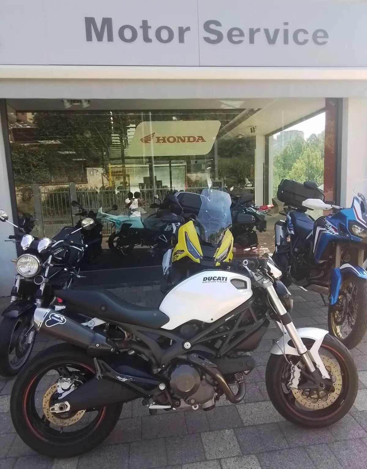 Ducati Monster 696 (2008 - 13) (12)