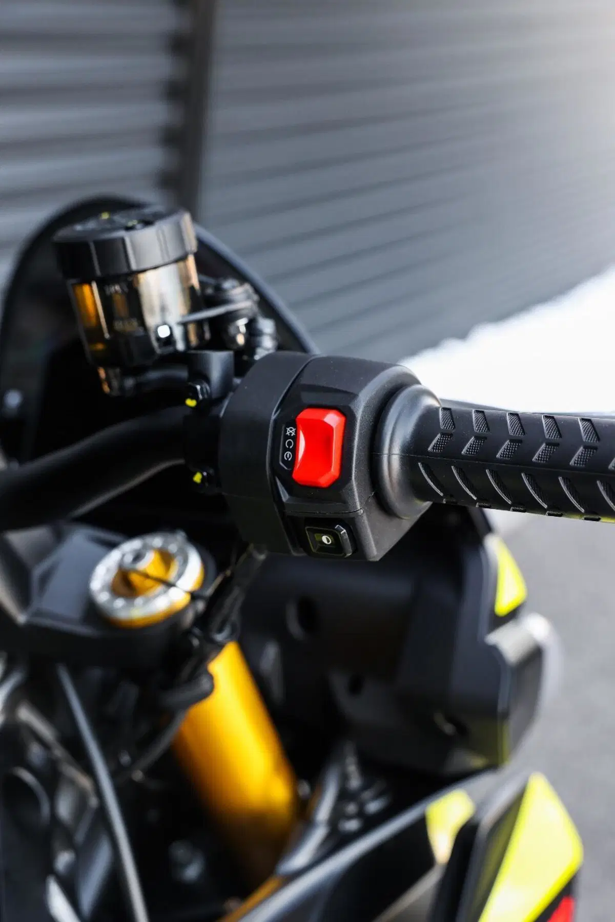 Aprilia Tuono 660 Factory (2025 - 26) (16)
