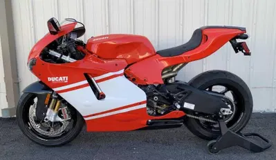 Puoi portarti a casa questa Desmosedici RR che non ha mai girato. Ecco come