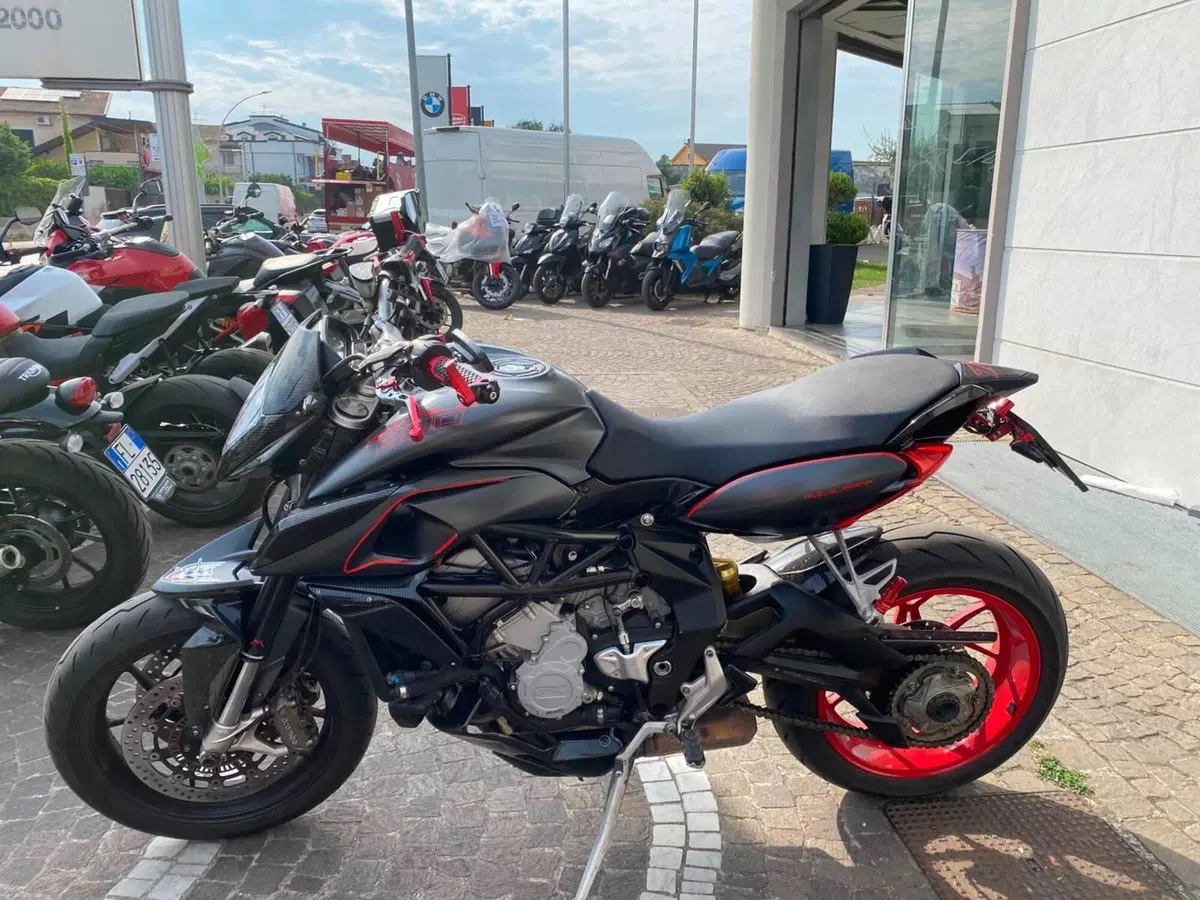 MV Agusta Rivale 800 EAS (2013 -15) (2)