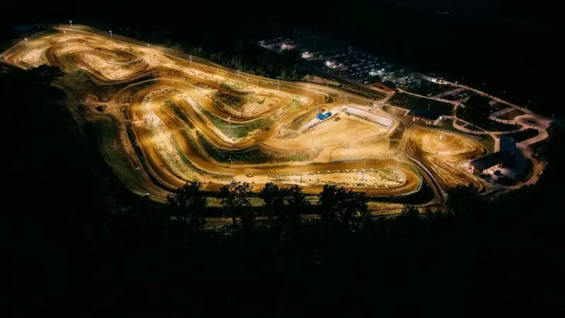 Night Race a Faenza: tutta la meraviglia del cross in notturna!