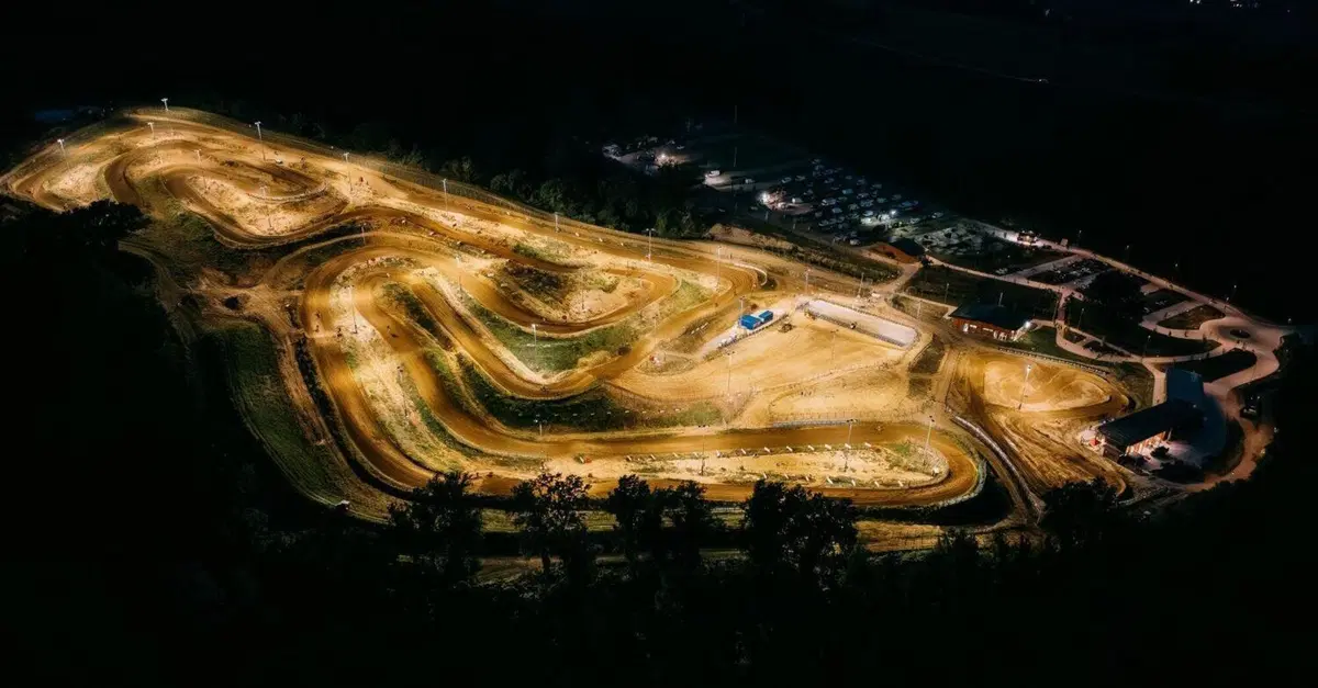 Night Race a Faenza: tutta la meraviglia del cross in notturna!
