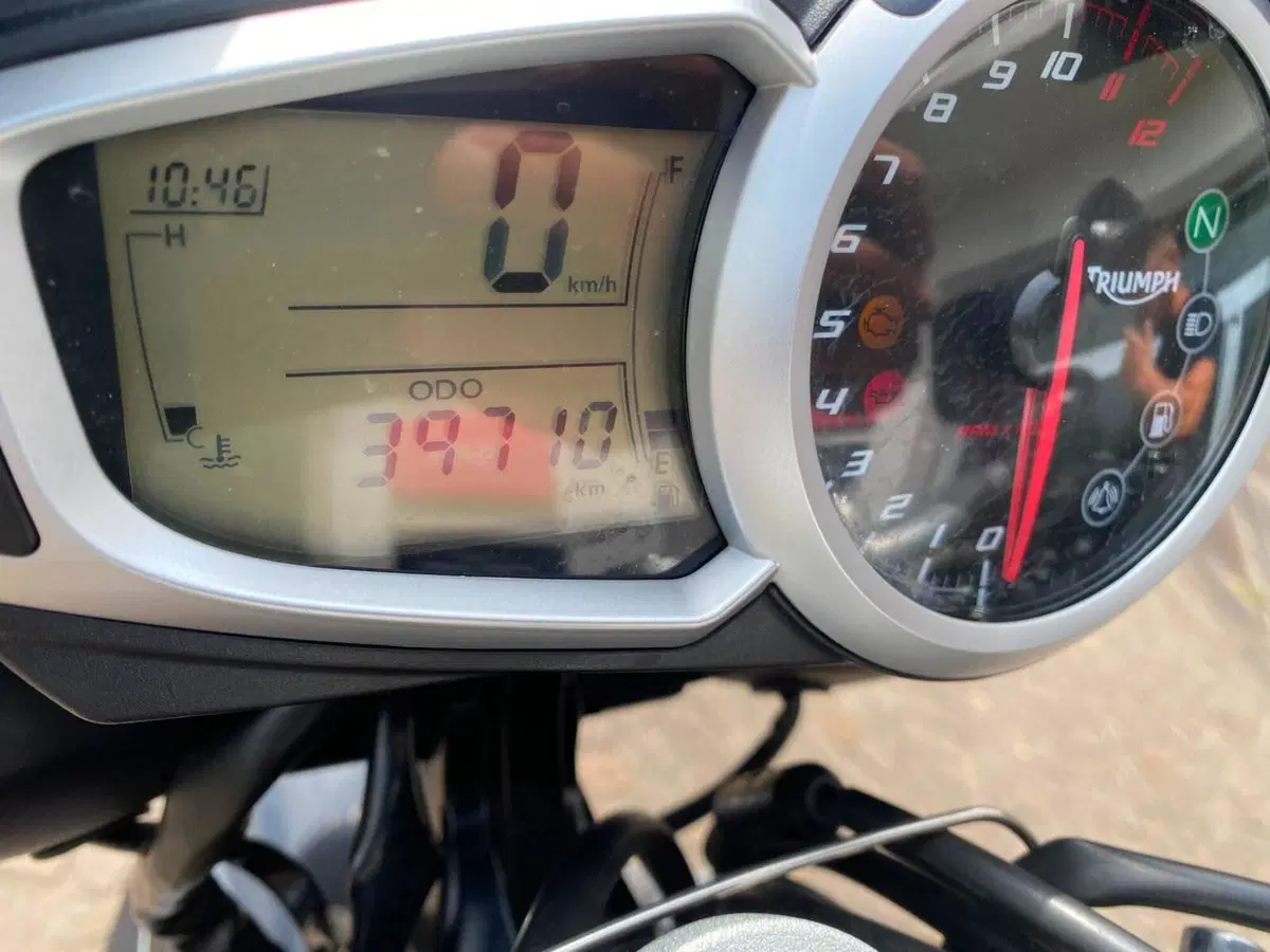 Triumph Speed Triple 1050 (2011 - 13) (3)