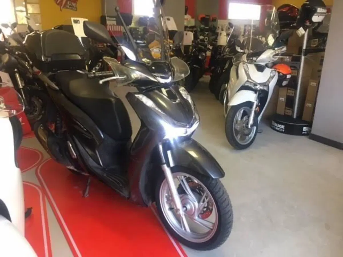 Honda SH 150i (2020 - 23) (4)