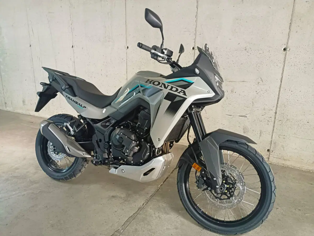 Honda Transalp XL750 (2026) (2)