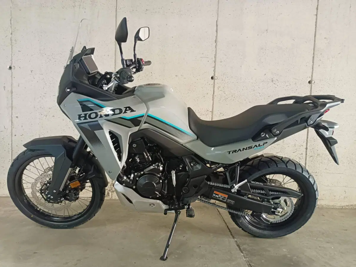 Honda Transalp XL750 (2026) (3)