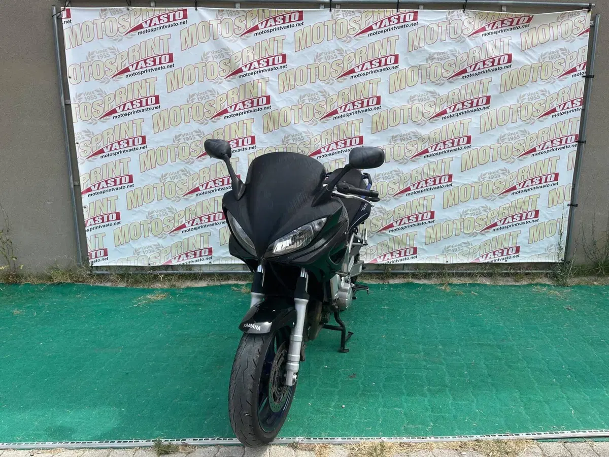 Yamaha FZ6 Fazer (2004 - 07) (3)