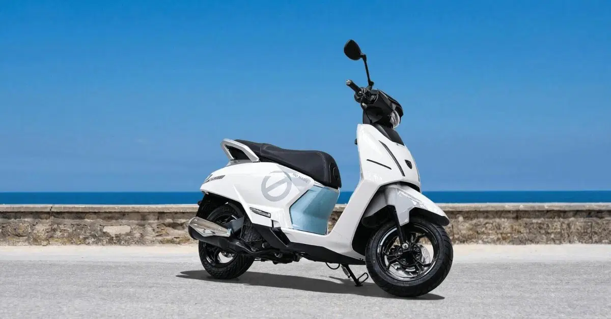 Peugeot e N&Oslash; Name: debutta lo scooter Django in edizione limitata
