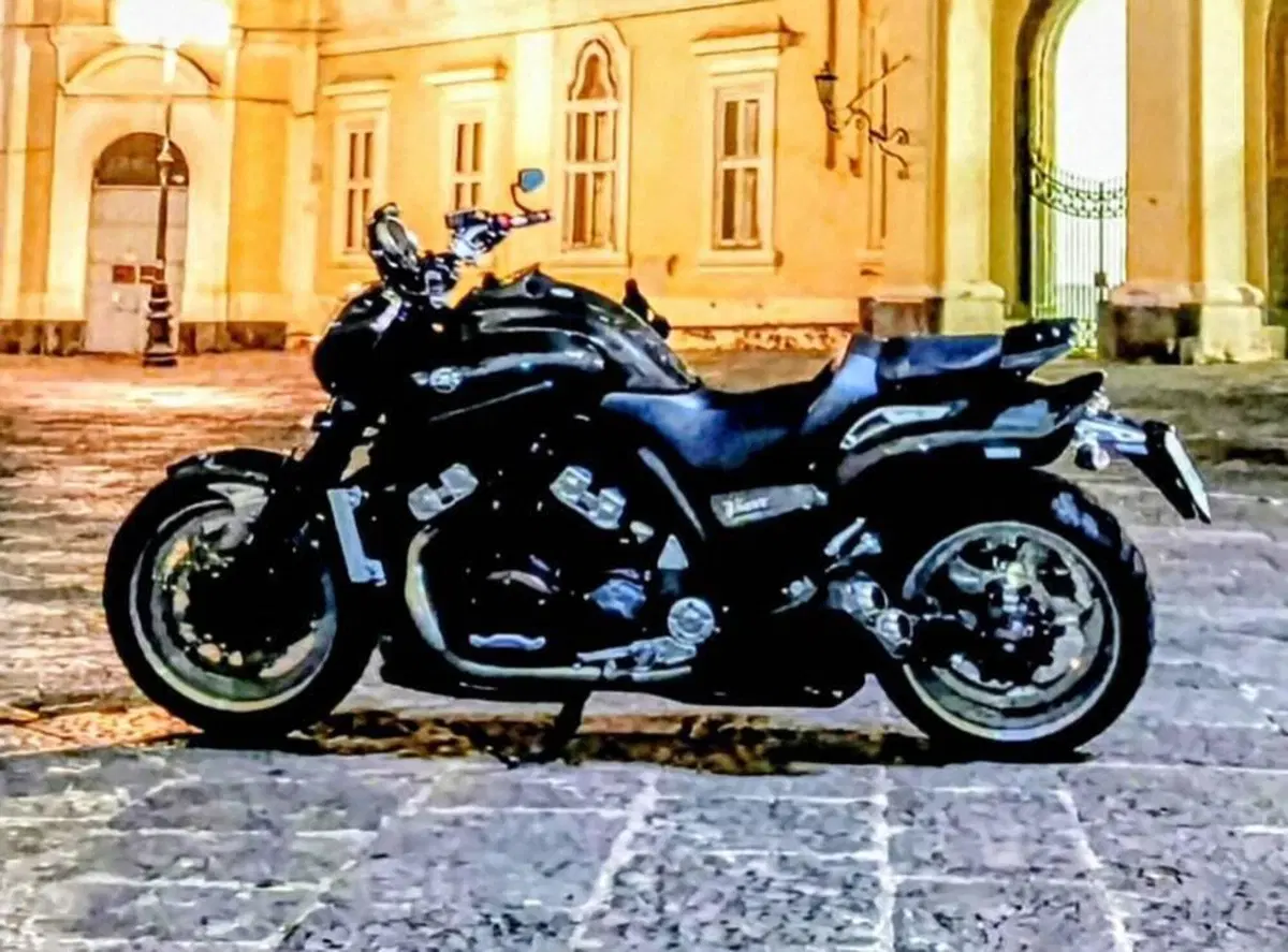 Yamaha VMAX (2008 - 17) (3)