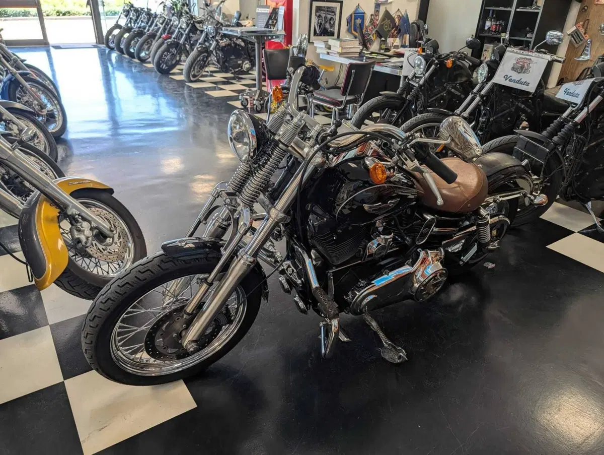 Harley-Davidson 1584 Super Glide Custom (2008 - 13) - FXDC (10)