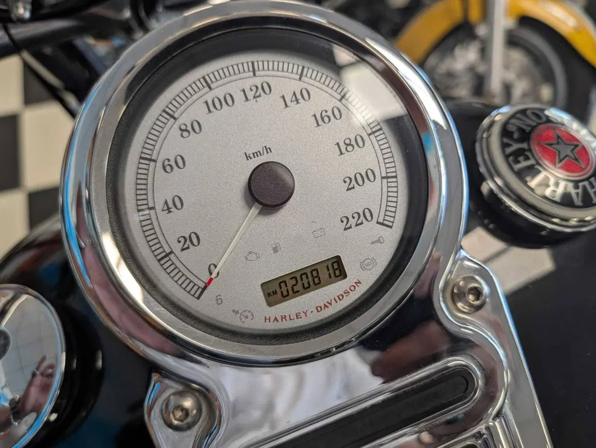 Harley-Davidson 1584 Super Glide Custom (2008 - 13) - FXDC (12)