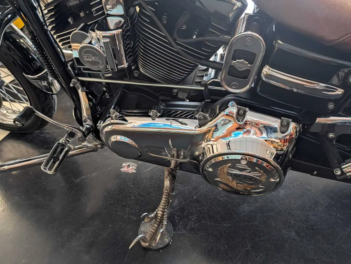 Harley-Davidson 1584 Super Glide Custom (2008 - 13) - FXDC (8)