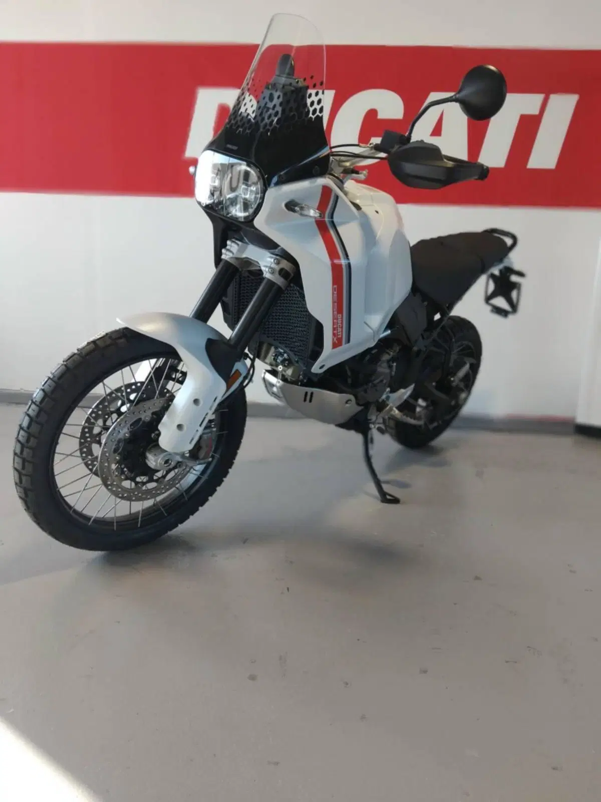Ducati DesertX (2022 - 25) (4)