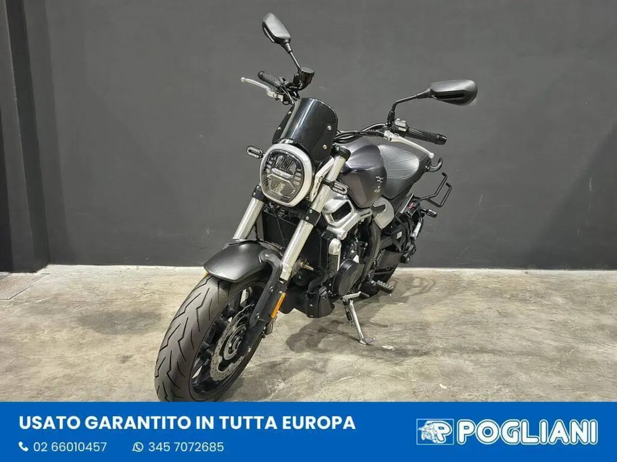 Voge Trofeo 500AC (2022 - 26) (4)