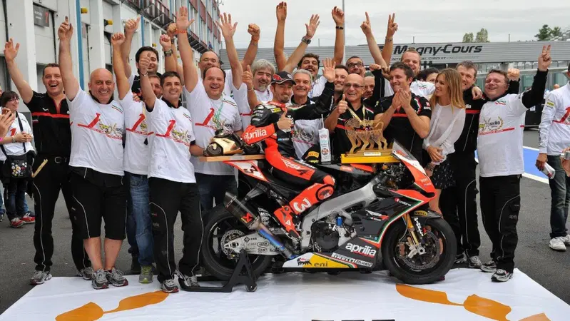 Aprilia in SBK: tanto passato e nessun presente. Ma il futuro? [VIDEO]
