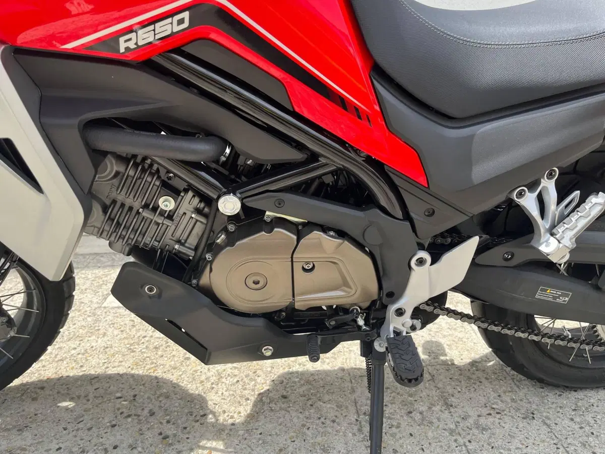 QJ Motor SVT 650 X (2025 - 26) (4)