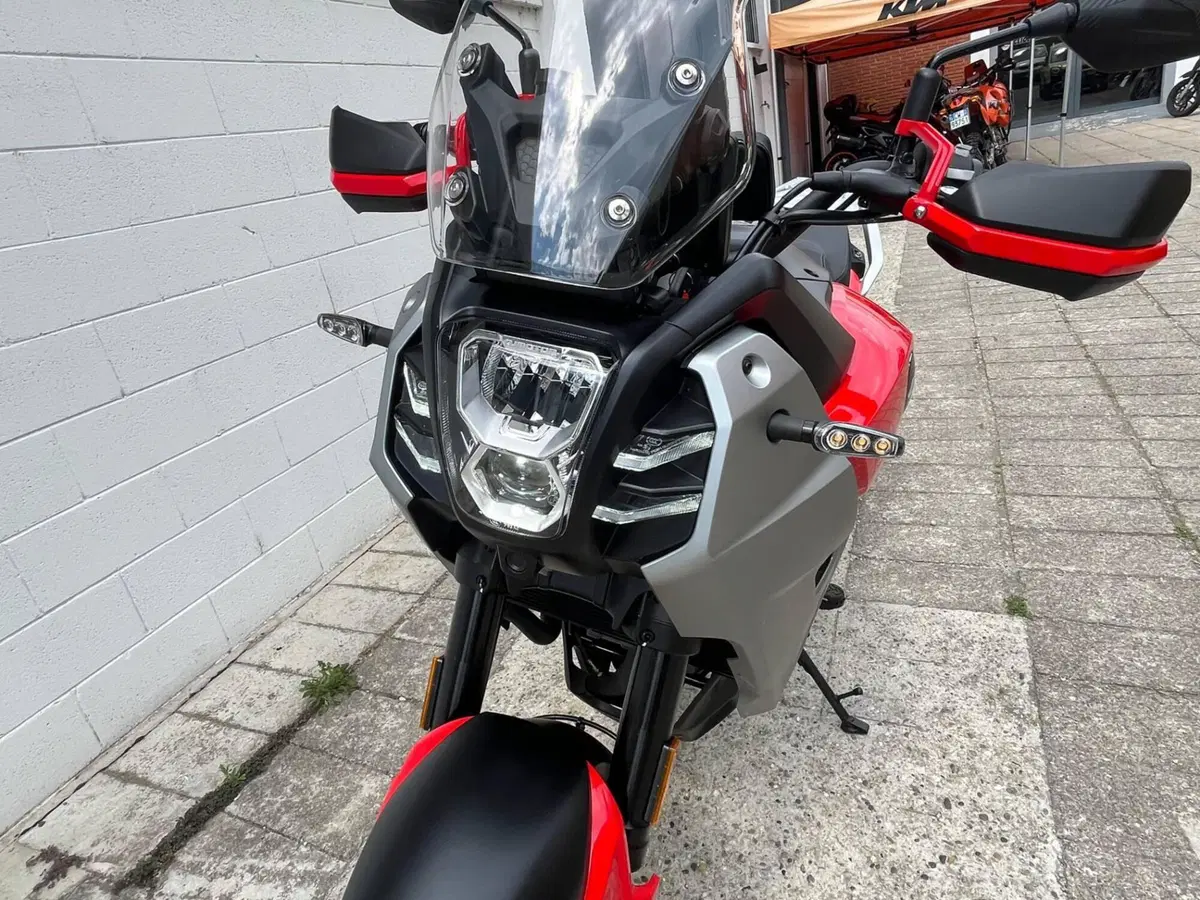 QJ Motor SVT 650 X (2025 - 26) (7)