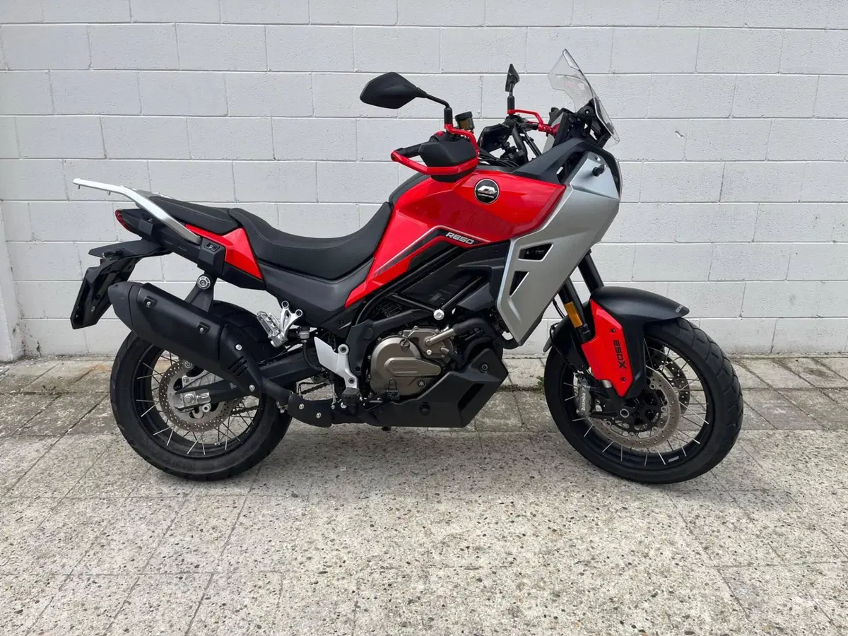QJ Motor SVT 650 X (2025 - 26)