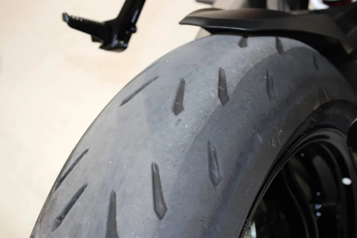 KTM 1390 Super Duke R EVO (2024 - 26) (9)