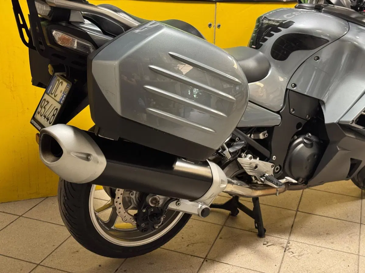 Kawasaki GTR 1400 (2007 - 09) (6)