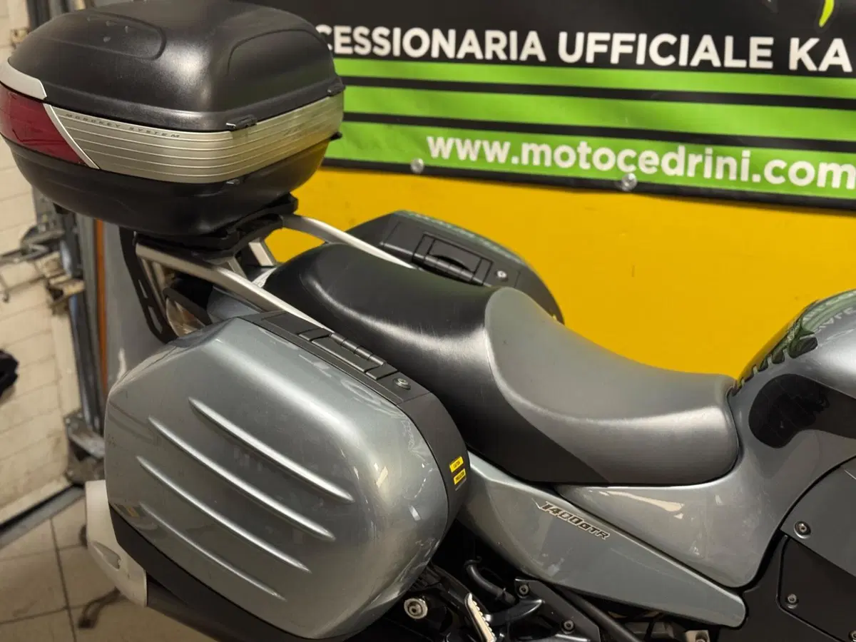 Kawasaki GTR 1400 (2007 - 09) (7)