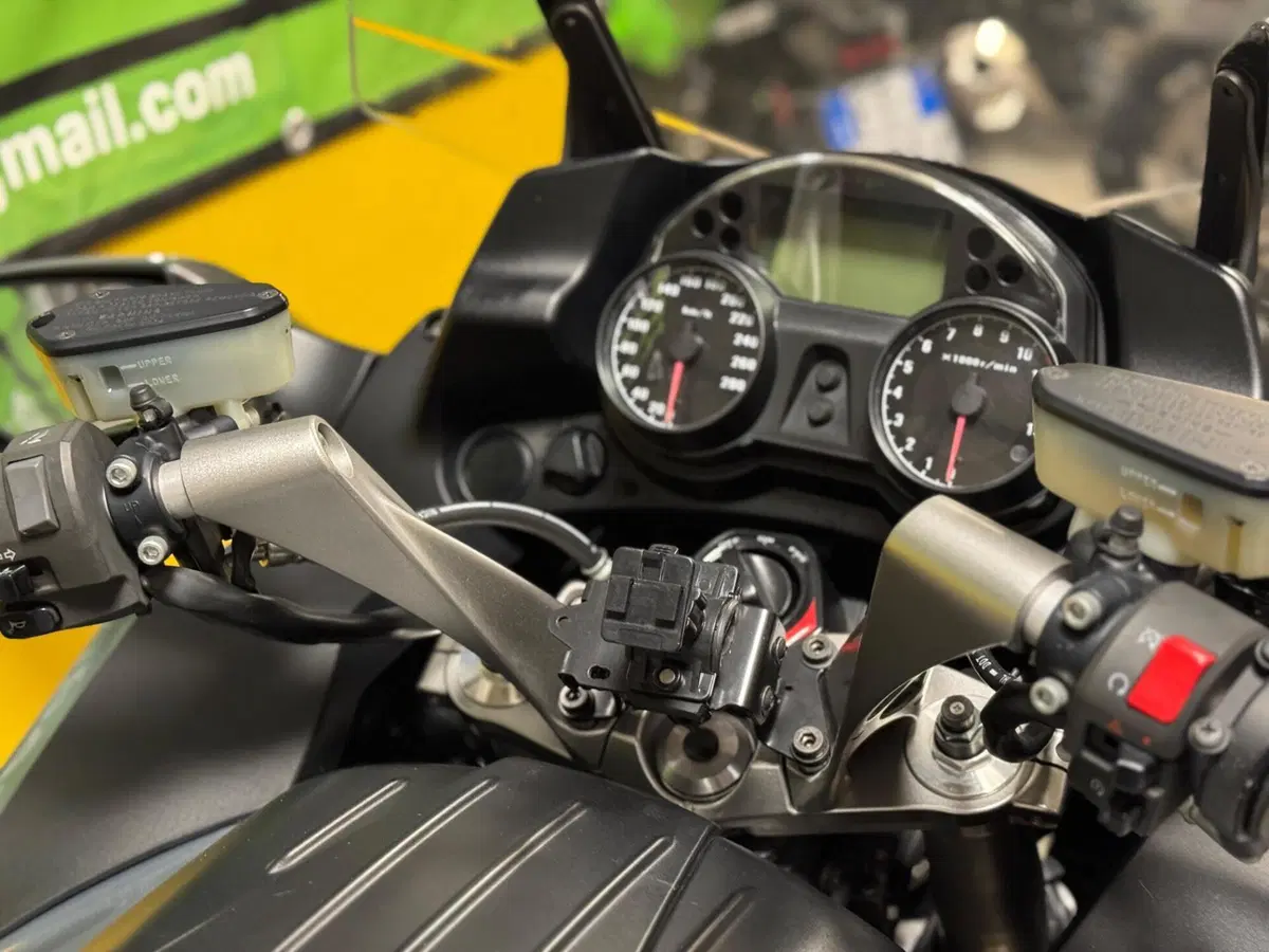 Kawasaki GTR 1400 (2007 - 09) (10)
