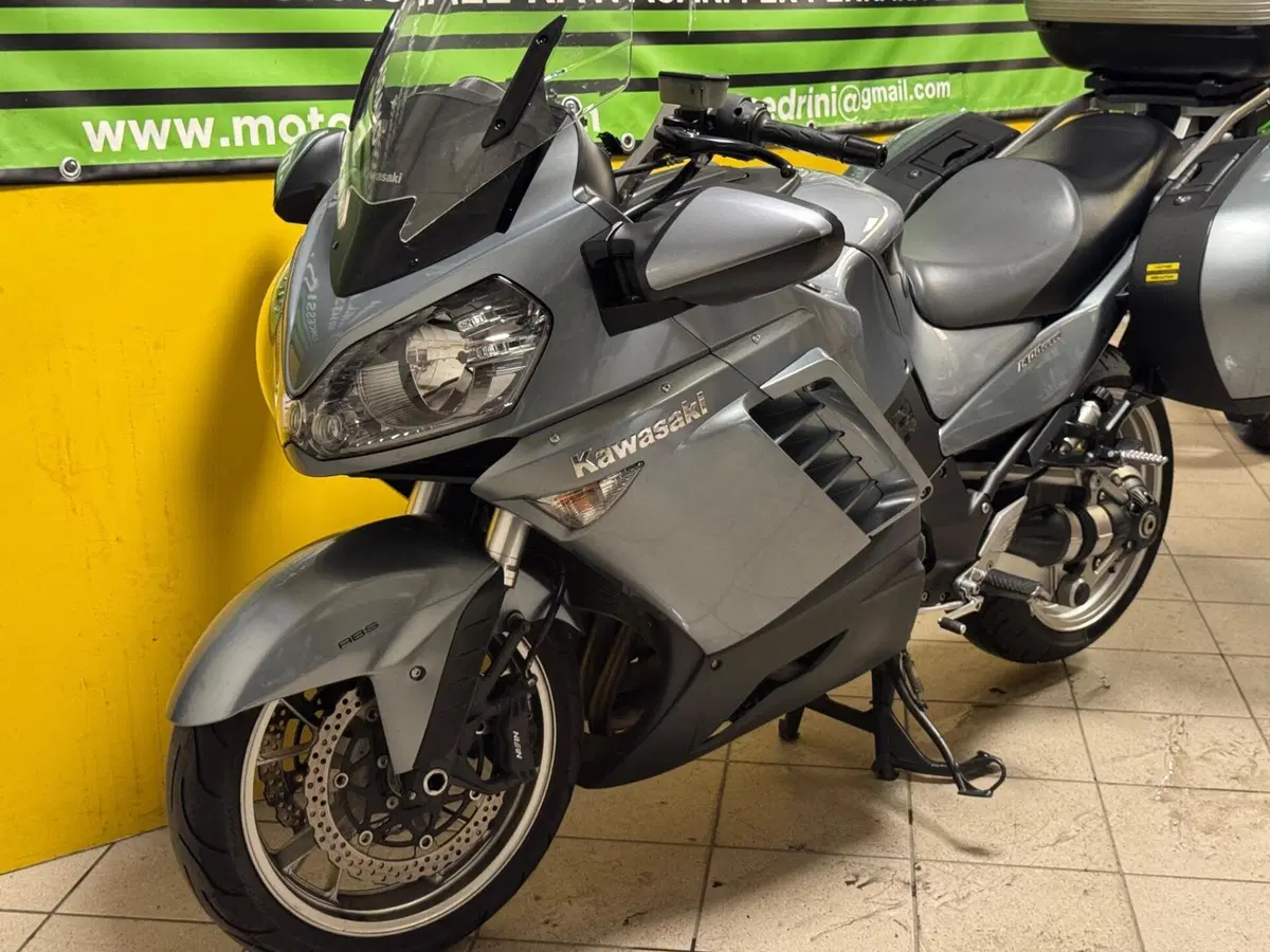 Kawasaki GTR 1400 (2007 - 09) (11)