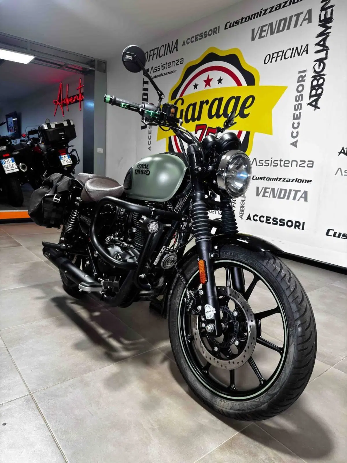 Royal Enfield Meteor 350 (2021 - 26) (2)