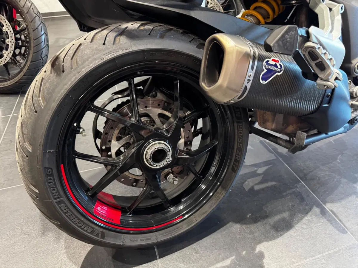Ducati Multistrada 1260 S Grand Tour (2020) (7)