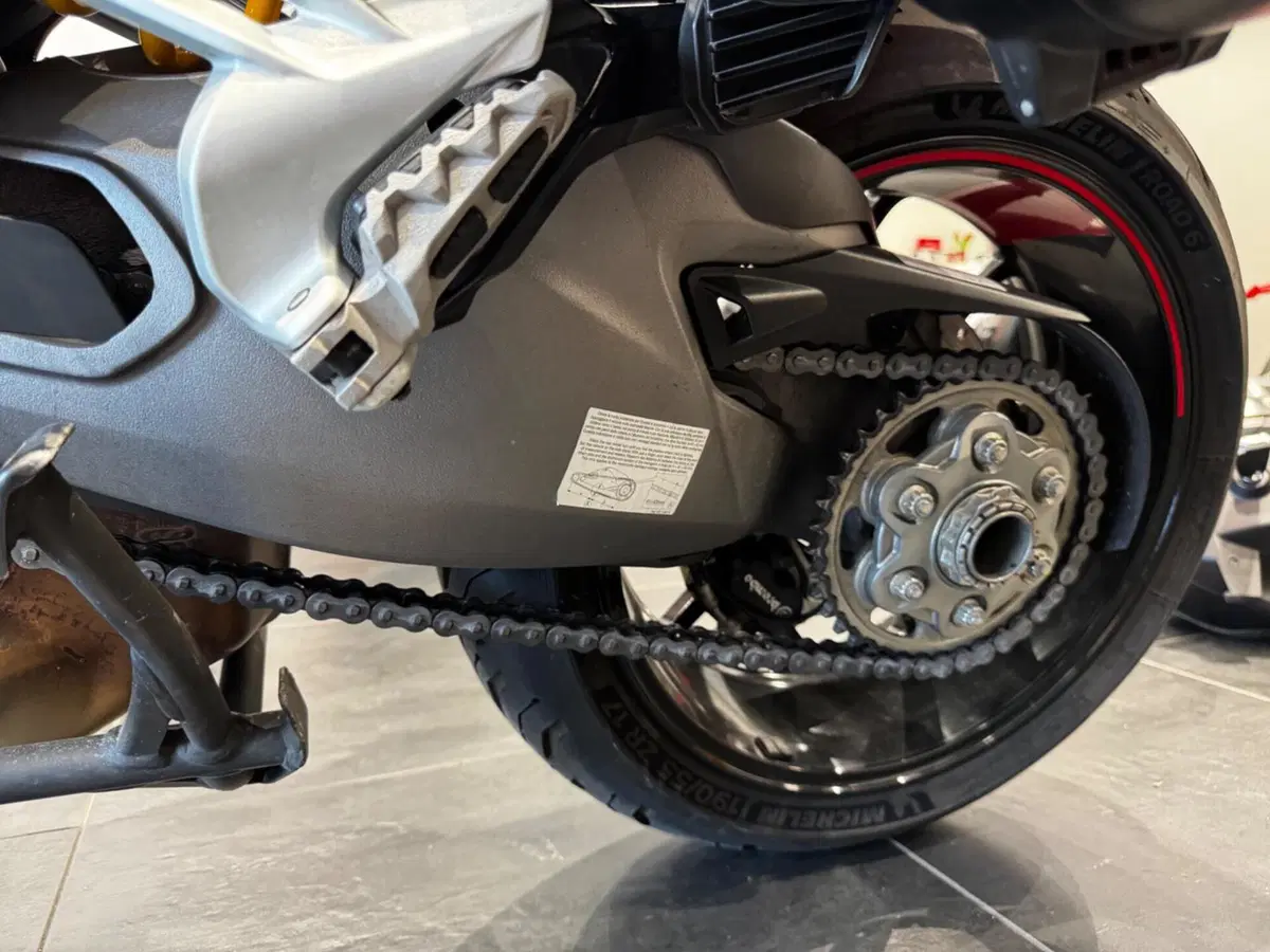 Ducati Multistrada 1260 S Grand Tour (2020) (11)