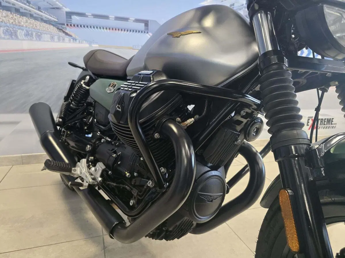 Moto Guzzi V7 Stone Centenario (2021 - 22) (12)