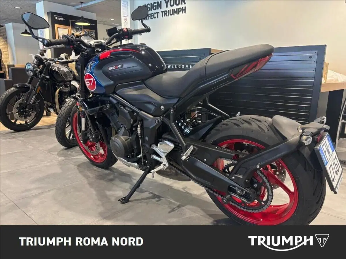 Triumph Trident 660 Triple Tribute Edition (2025 - 26) (2)